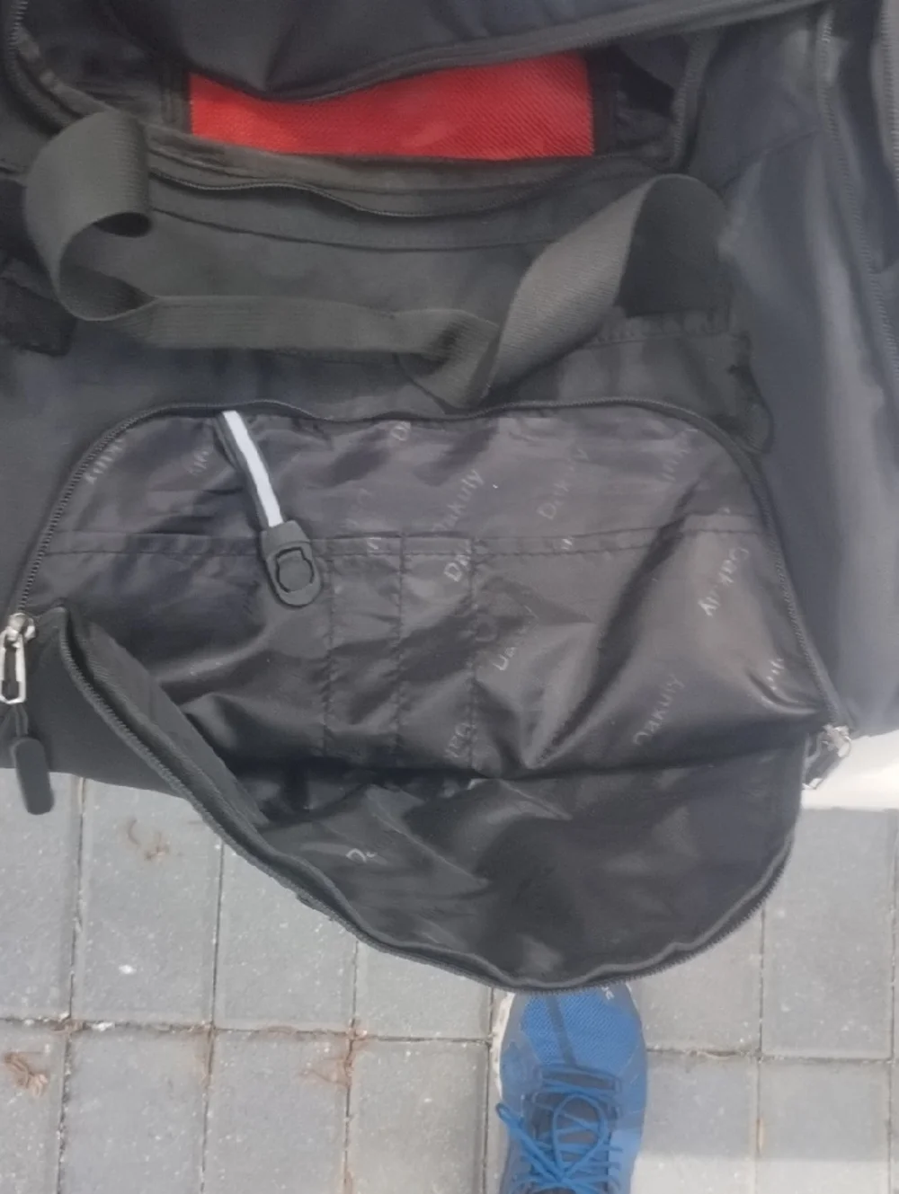 Classic Black Men's Duffel Bag with Multiple Pockets